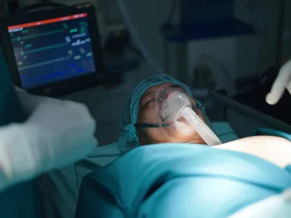 تخفيض الرواتب وزيادة الوفيات في المستشفيات الأميركية: دراسة جديدة