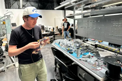 من مؤسس مدفوعات إلى قائد عسكري: ستيفن سيموني في قلب تحولات الصناعة الدفاعية