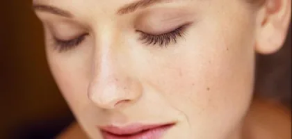 استراتيجيات فعالة لتفتيح لون البشرة بطرق طبيعية