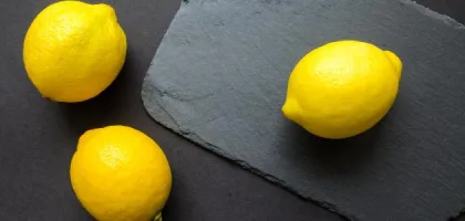 اسمرار تحت الإبط: الأسباب والعلاج