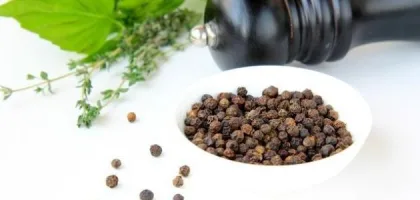 دور زيت الفلفل الحار في تعزيز صحة شعرك