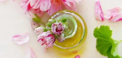 فوائد زيت حبة البركة لتطويل الشعر