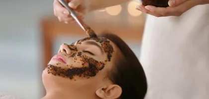 كيف تستخدم ماسك القهوة لتفتيح البشرة بطريقة طبيعية