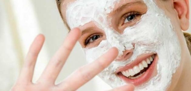 اكتشفي فوائد الطحين السحرية لبشرة وجهك: تفتيح ونضارة لا مثيل لهما