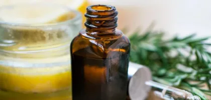 فوائد دهن النعام للصحة والجمال