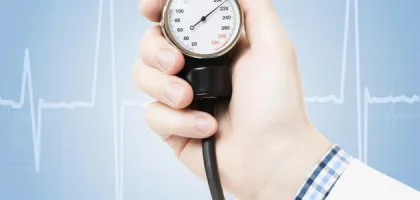 انخفاض الضغط بعد الأكل: الأسباب والأعراض والعلاج