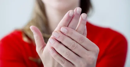 برودة اليدين والقدمين علامة تحذير خطيرة