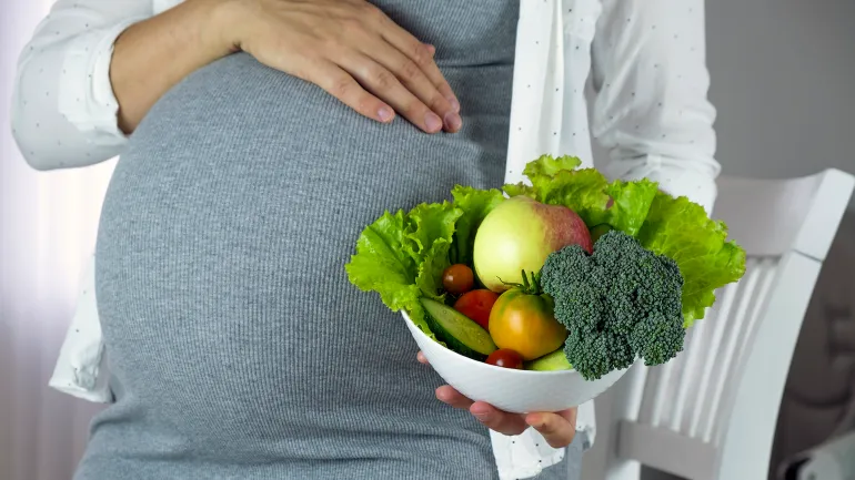 مكملات غذائية ضرورية للحامل قبل وخلال الحمل