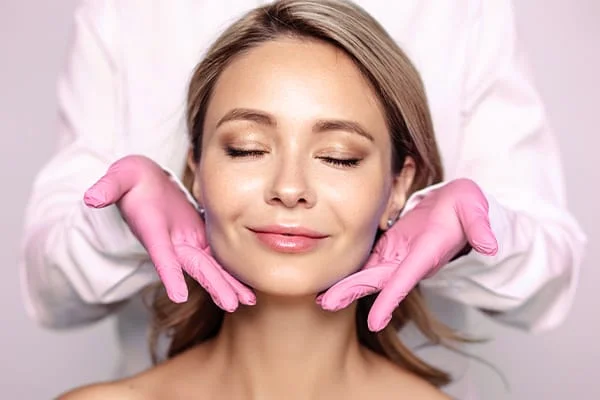 بروتوكولات حقن البلازما ومحفزات الكولاجين لتأخير الشيخوخة