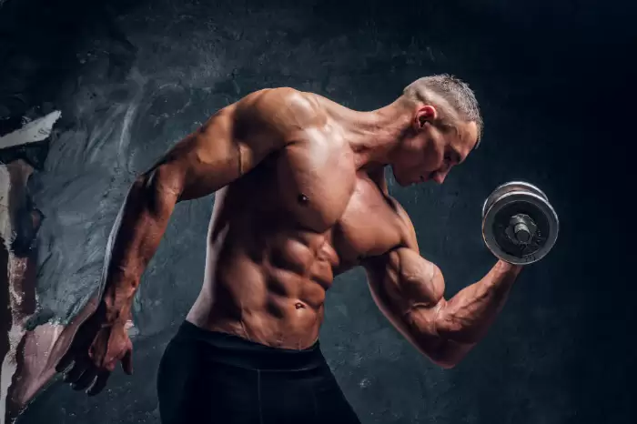 بناء العضلات وخسارة الدهون.. خطط تدريب وأسرار المكملات لتحقيق اللياقة المتقدمة