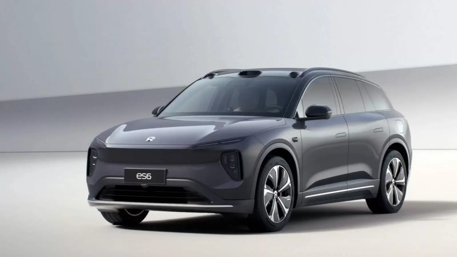 خفايا السيارات الكهربائية: هل نشتري مستقبلاً ام خردة رقمية؟